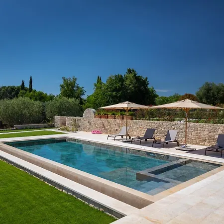 Olive View Villa *